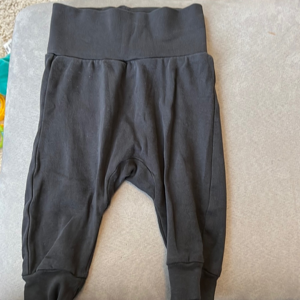 4 H&M joggers 2-4 month